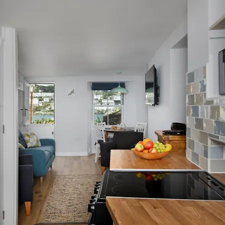 2 Bed In Polruan 82949 Holiday home Fowey